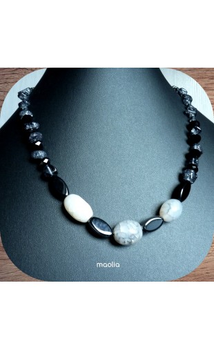 Maolia - Collier perles d'agate ton gris noir