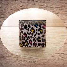 Bague cabochon carrée peau de léopard multicolore