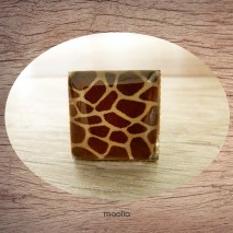 Bague cabochon carrée peau de girafe