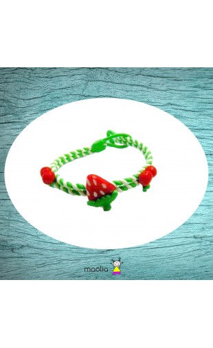 Bracelet tressé vert fruits rouges 