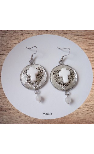 Maolia - Boucles d'oreilles croix jade blanc et coeur résine